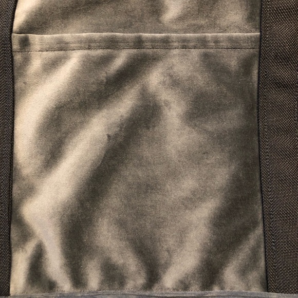 Hand-Made Velvet Tote Bag with Pockets - Picture 5 of 6